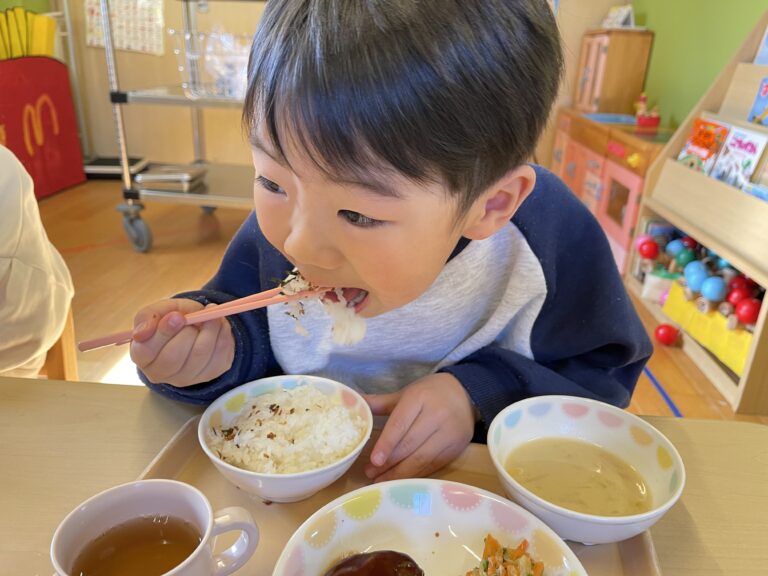 今日のおいしい顔【お誕生日給食🎂】